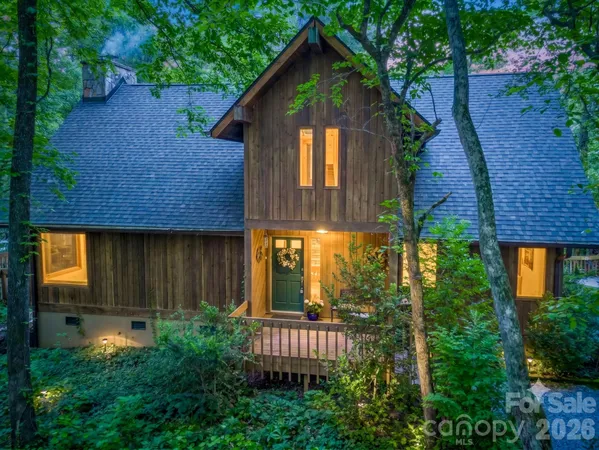 $577,000 | 141 Hemlock Lane, Unit 3, Lake Lure, NC 28746