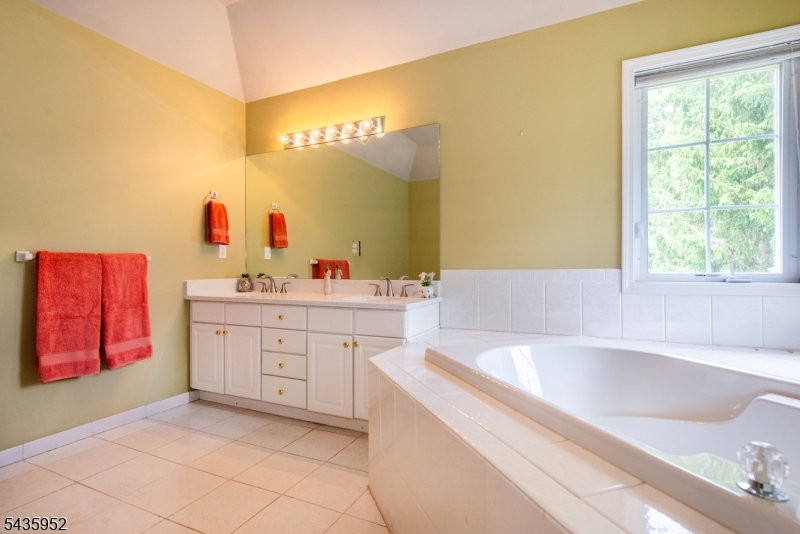 1 Fiddlers Way Sparta, NJ 07871 - Photo 25 of 37