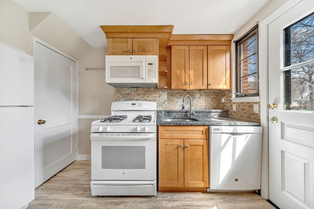 74 Duff Street, Unit 74 Watertown, MA 02472 - Photo 4 of 33