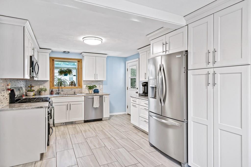 65 Chestnut Road Tewksbury, MA 01876 - Photo 1 of 30 Gallery Image 1