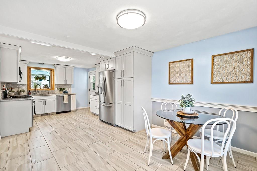 65 Chestnut Road Tewksbury, MA 01876 - Photo 6 of 30 Gallery Image 6
