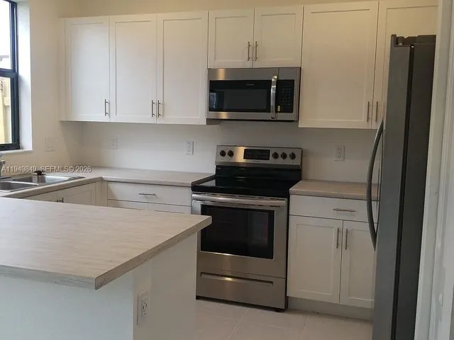 $2,900 | 21050 Northeast 8th Avenue, Miami, FL 33162