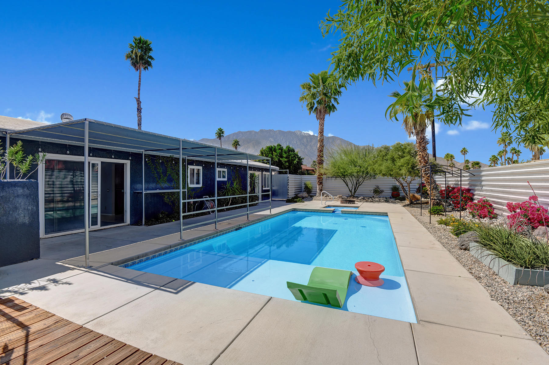 2424 East Powell Road Palm Springs, CA 92262 - Photo 4 of 23 POOL AND SPA TO MOUNTAINS MLS