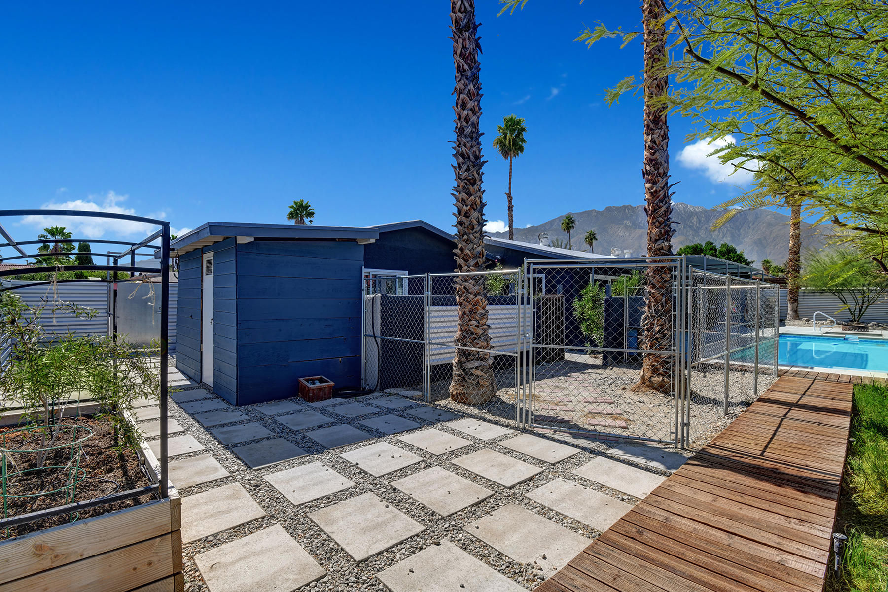 2424 East Powell Road Palm Springs, CA 92262 - Photo 6 of 23 DOG RUN TO MOUNTAINS MLS