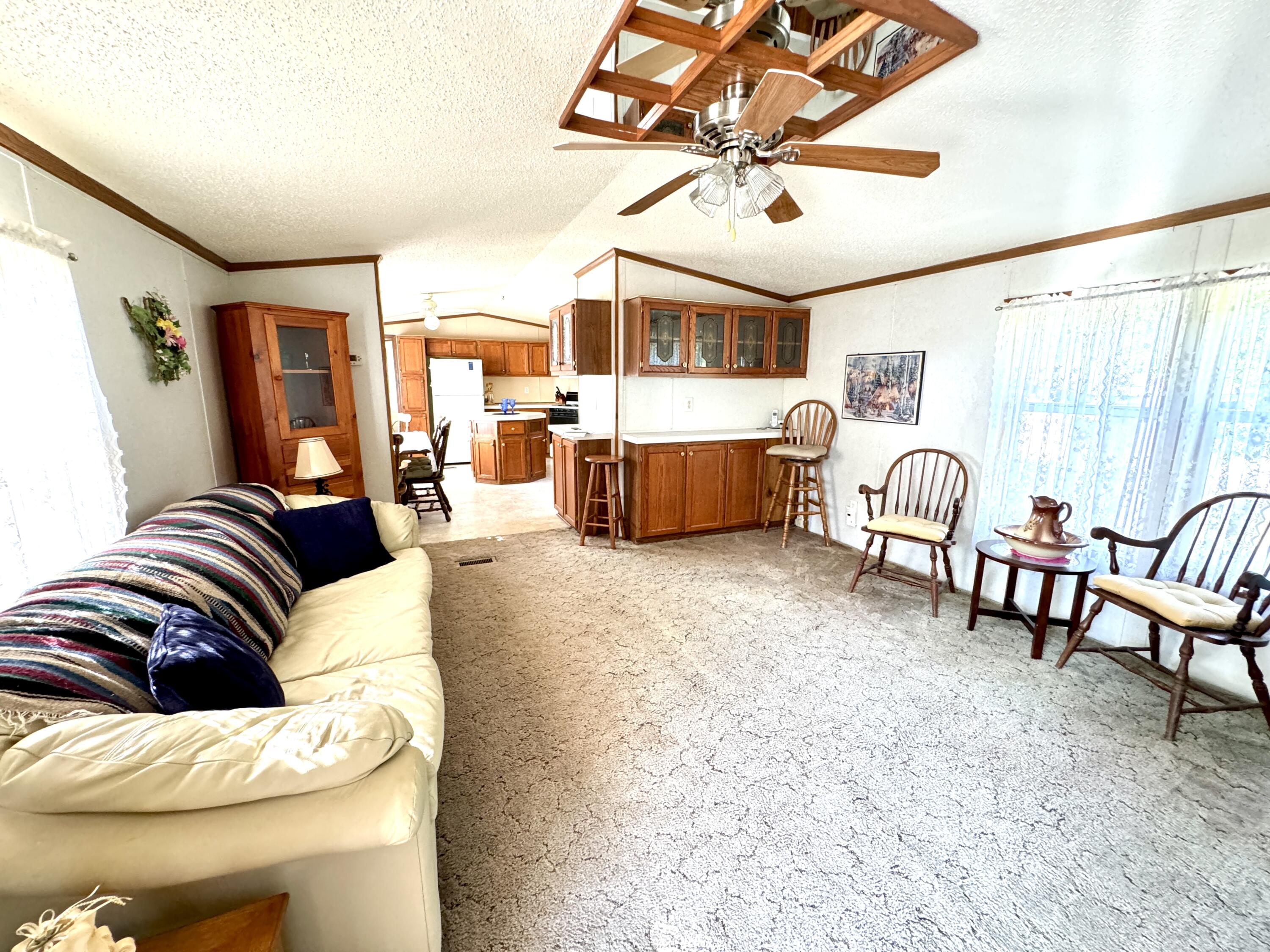 6822 East 16 Mile Road Reed City, MI 49677 - Photo 4 of 13 Living Room