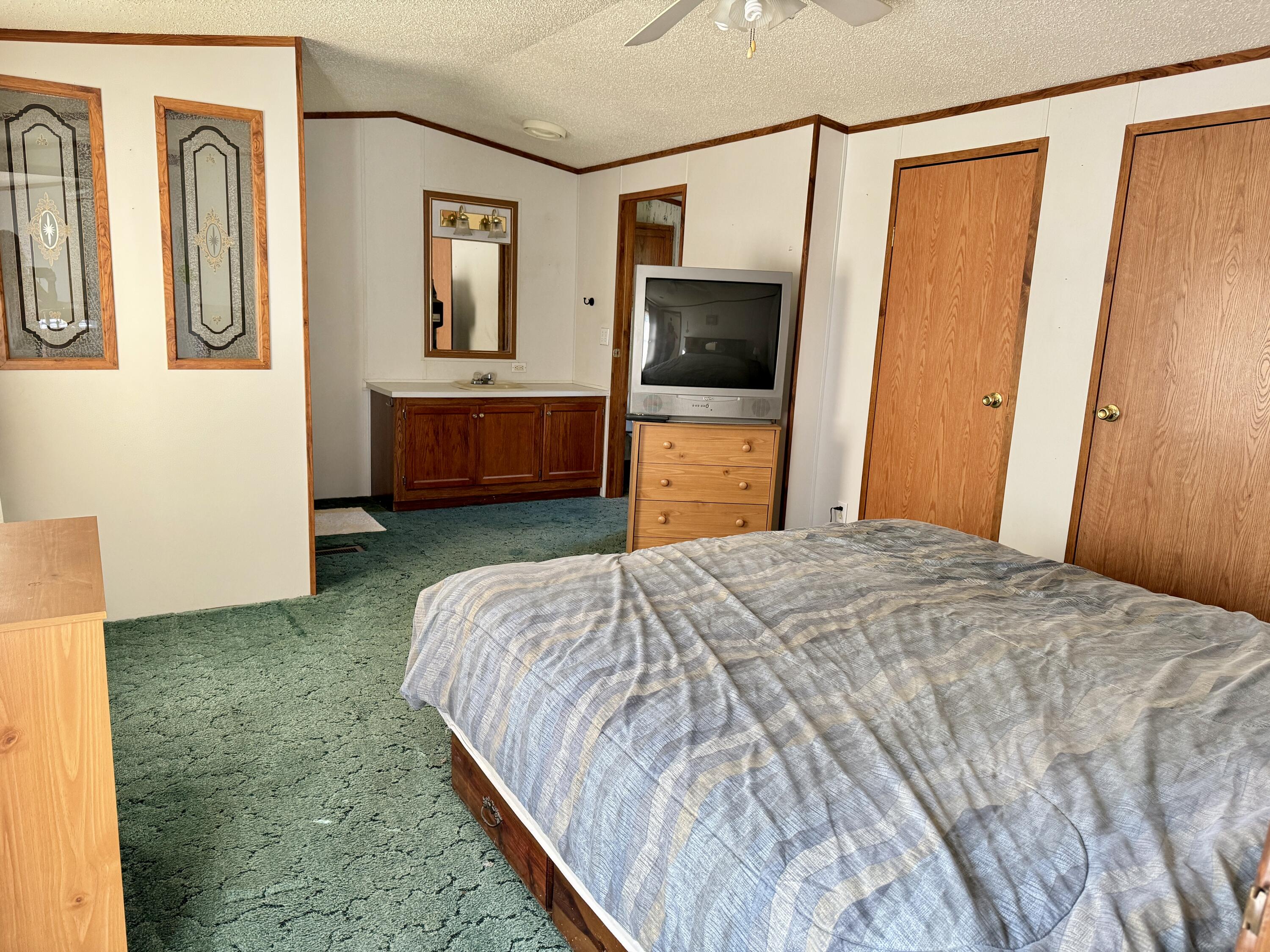6822 East 16 Mile Road Reed City, MI 49677 - Photo 8 of 13 primary bdroom