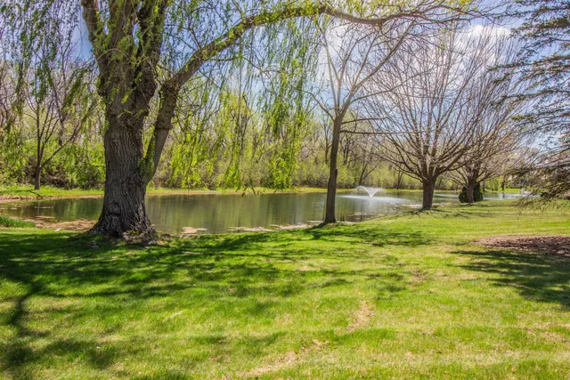 $499,900 | 2415 Walnut Grove Court, Unit B, Brookfield, WI 53005