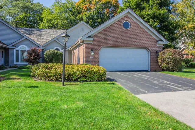 $499,900 | 2415 Walnut Grove Court, Unit B, Brookfield, WI 53005