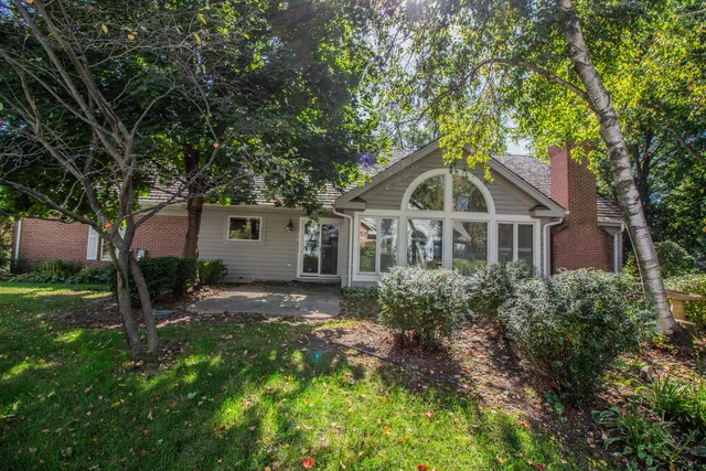 $499,900 | 2415 Walnut Grove Court, Unit B, Brookfield, WI 53005