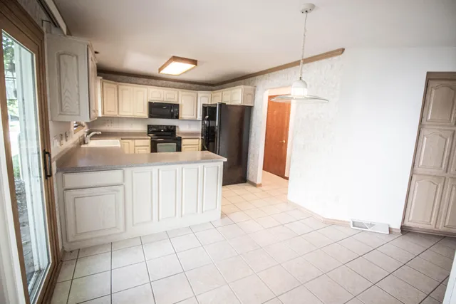 $499,900 | 2415 Walnut Grove Court, Unit B, Brookfield, WI 53005