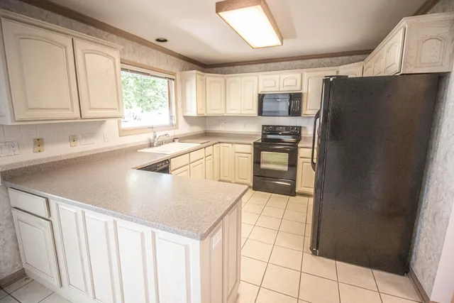 $499,900 | 2415 Walnut Grove Court, Unit B, Brookfield, WI 53005