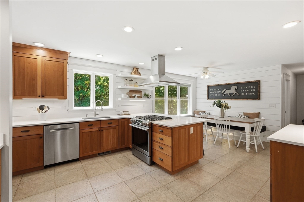 409 Henry Street Amherst, MA 01002 - Photo 14 of 42