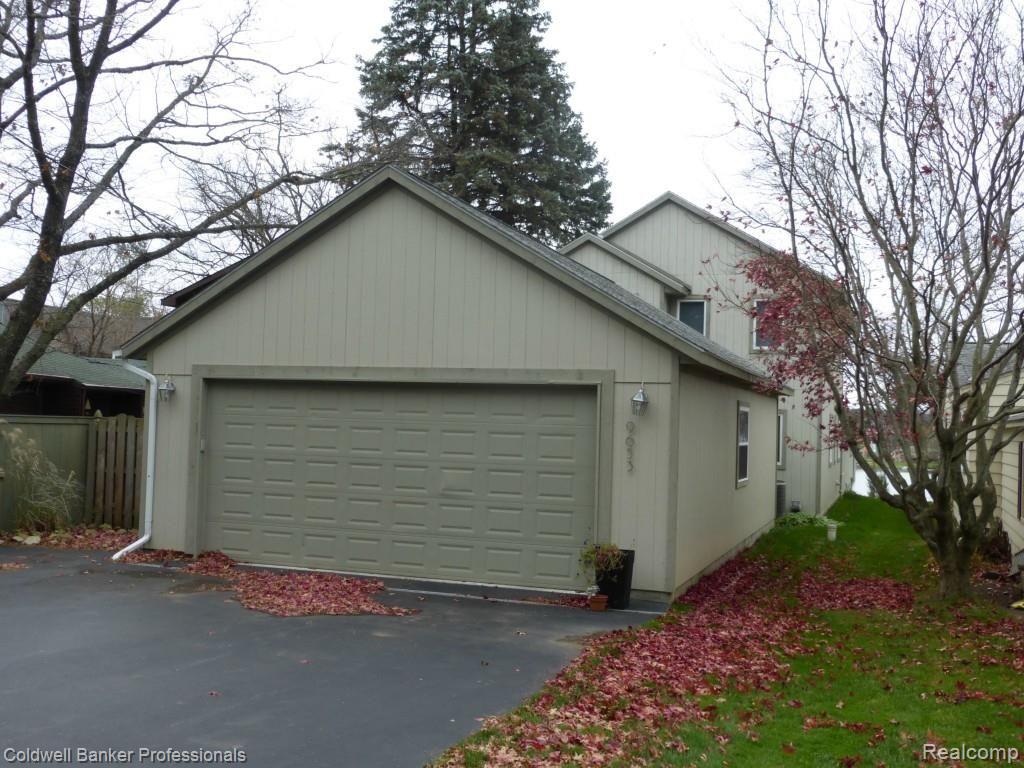 9653 Norman Road Clarkston, MI 48348 - Photo 39 of 39 road side.jpg