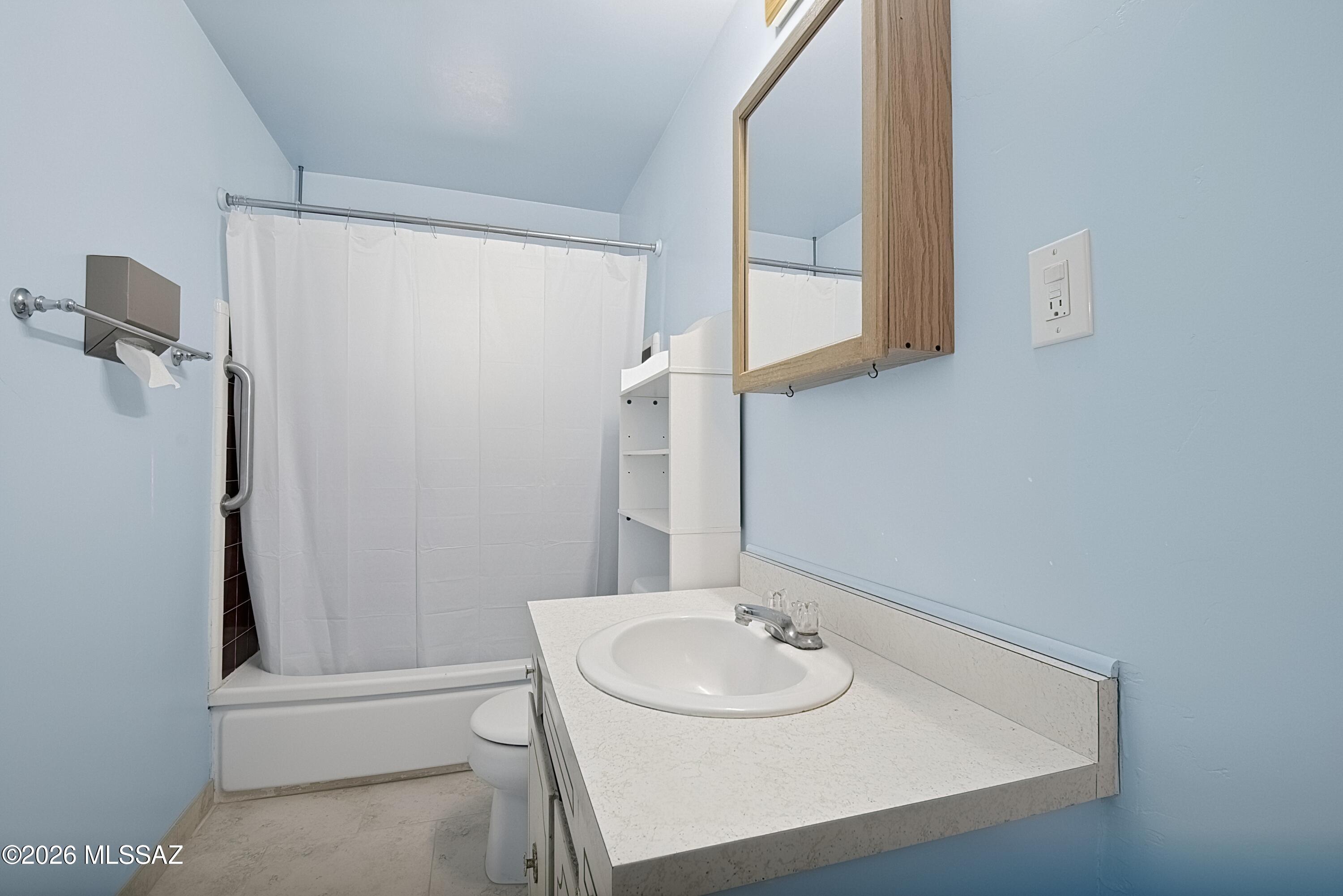 6202 East Timrod Street Tucson, AZ 85711 - Photo 22 of 36 Guest Bath