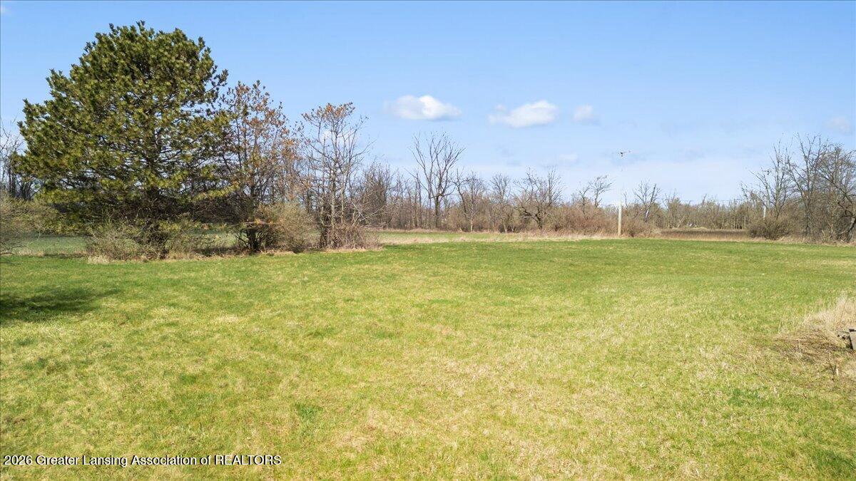 12797 Oneida Road Grand Ledge, MI 48837 - Photo 5 of 18 13-Media Jett - 07