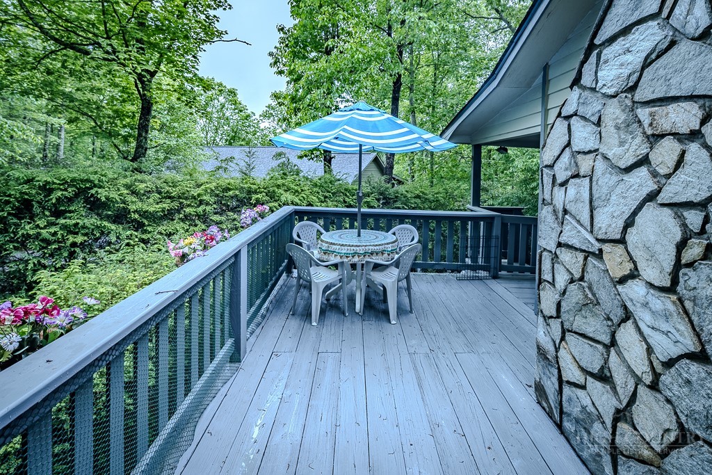 124 Laurel Brook Road Newland, NC 28657 - Photo 11 of 49