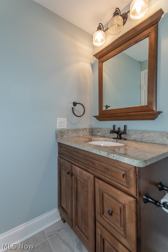990 Roland Road Cleveland, OH 44124 - Photo 17 of 30