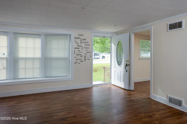 $199,900 | 321 North Church Avenue, Garland, NC 28441