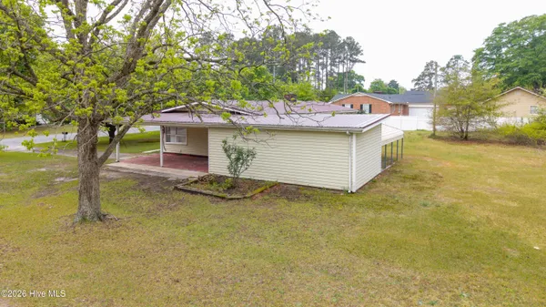 $199,900 | 321 North Church Avenue, Garland, NC 28441