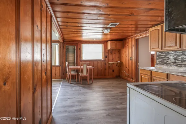 $199,900 | 321 North Church Avenue, Garland, NC 28441