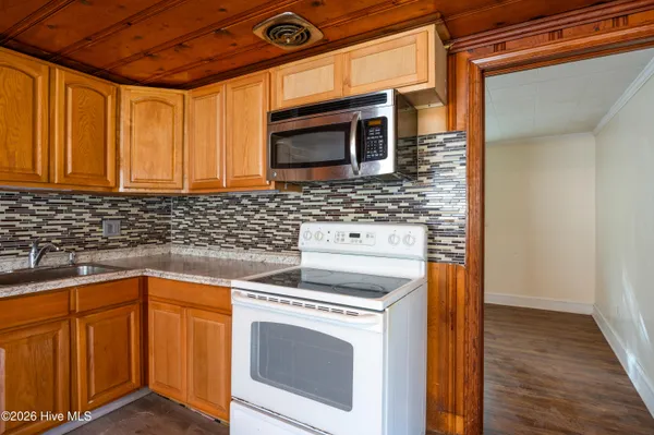 $199,900 | 321 North Church Avenue, Garland, NC 28441