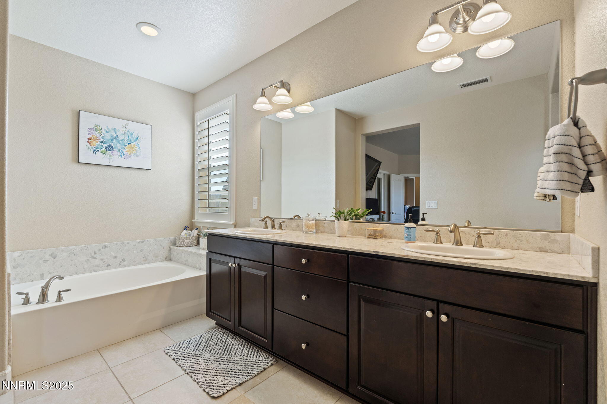 2860 Tobiano Drive Reno, NV 89521 - Photo 8 of 17 27-web-or-mls-DSC01564