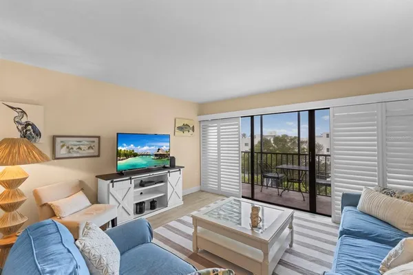 $2,850 | 1001 Benjamin Franklin Drive, Unit 512, Sarasota, FL 34236