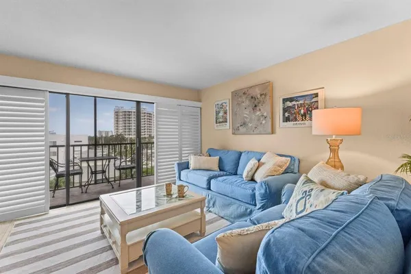 $2,850 | 1001 Benjamin Franklin Drive, Unit 512, Sarasota, FL 34236