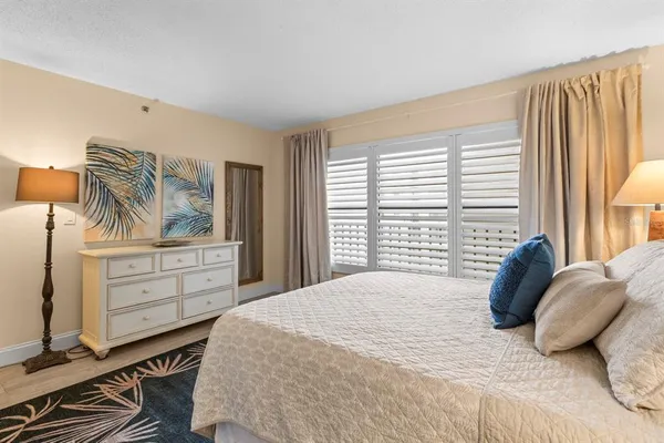 $2,850 | 1001 Benjamin Franklin Drive, Unit 512, Sarasota, FL 34236