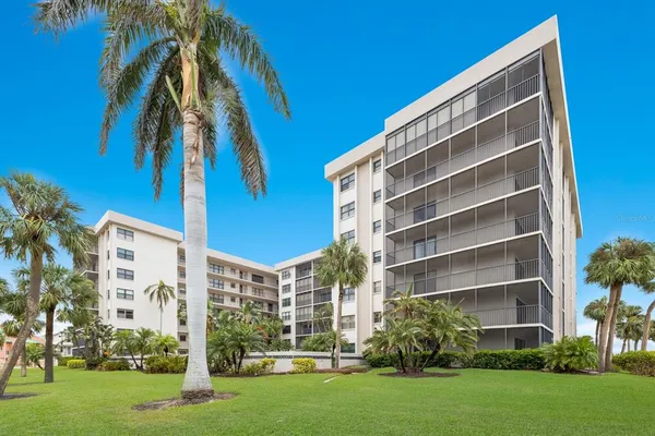 $2,850 | 1001 Benjamin Franklin Drive, Unit 512, Sarasota, FL 34236