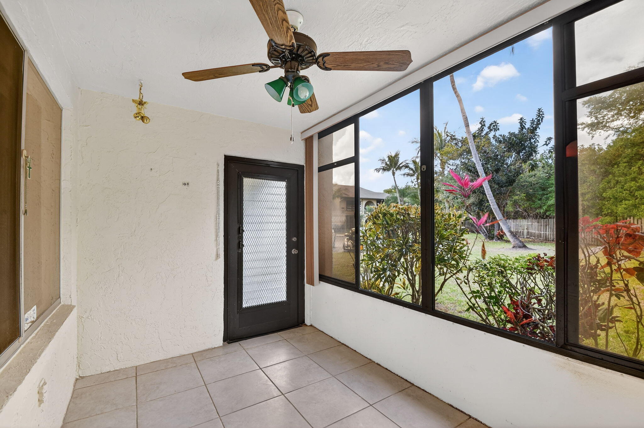 328 Pine Ridge Circle, Unit C1 Greenacres, FL 33463 - Photo 5 of 47 a view of an entryway