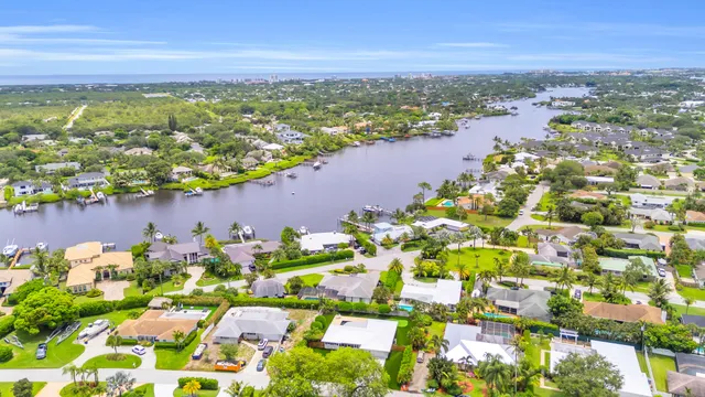 $1,299,000 | 11 Southeast Splitrail Circle, Jupiter, FL 33469
