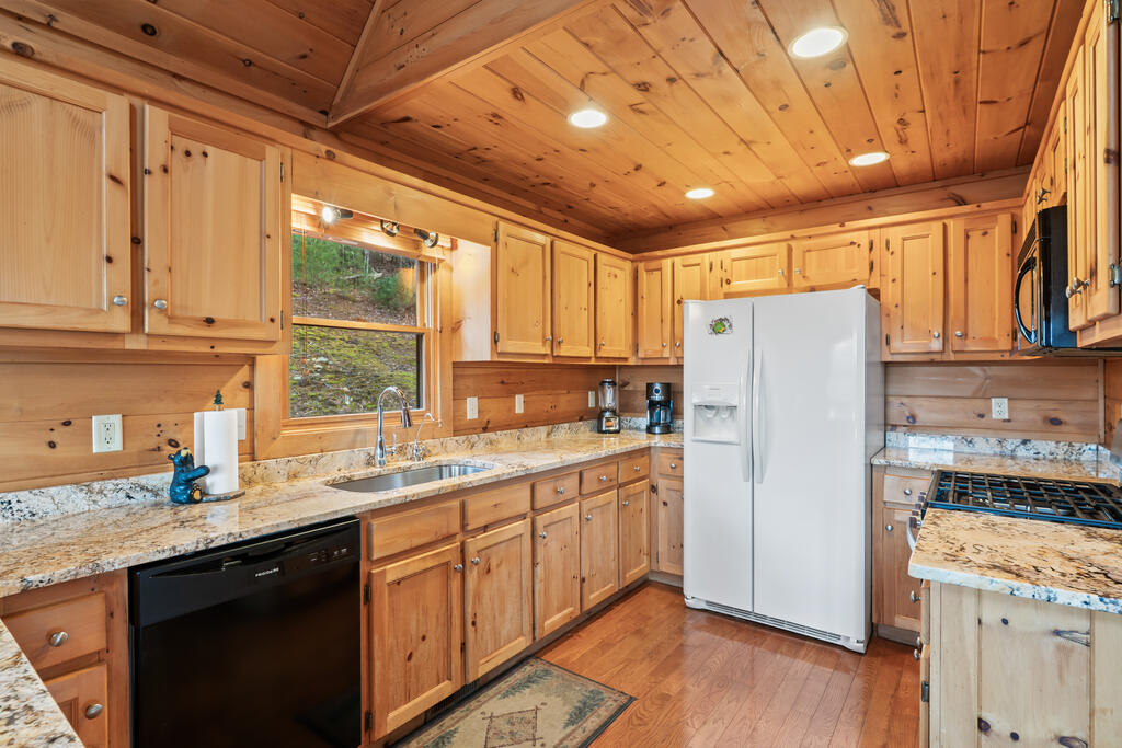 131 Toccoa Overlook Lane Blue Ridge, GA 30513 - Photo 13 of 58 Gallery Image 13