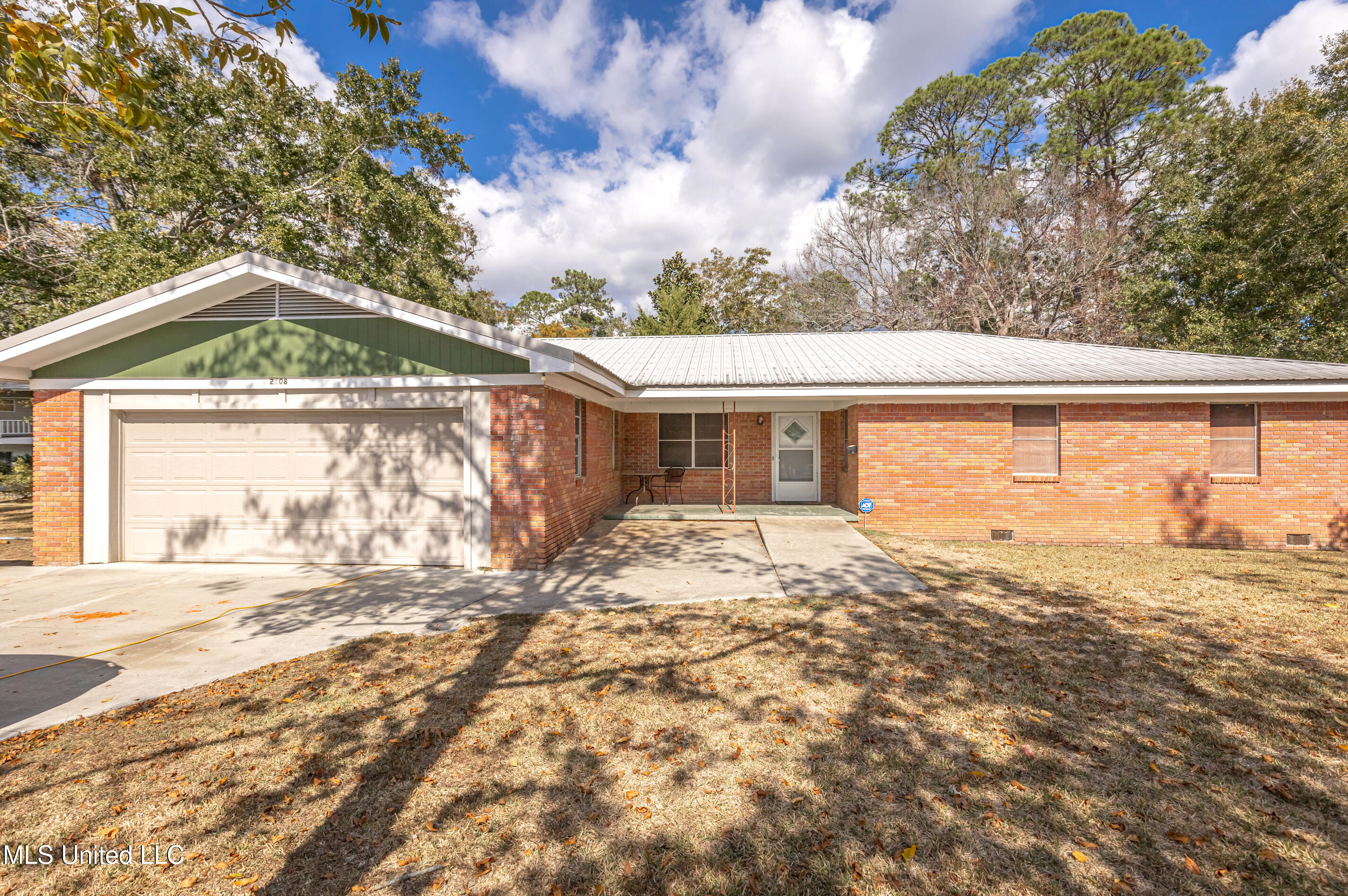 2408 Callie Road Gautier, MS 39553 - Photo 5 of 77 IMG_1256