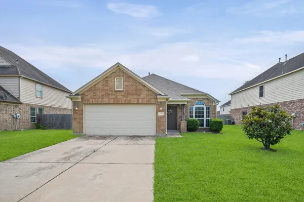 $245,000 | 2811 Briar Breeze Drive, Rosenberg, TX 77471