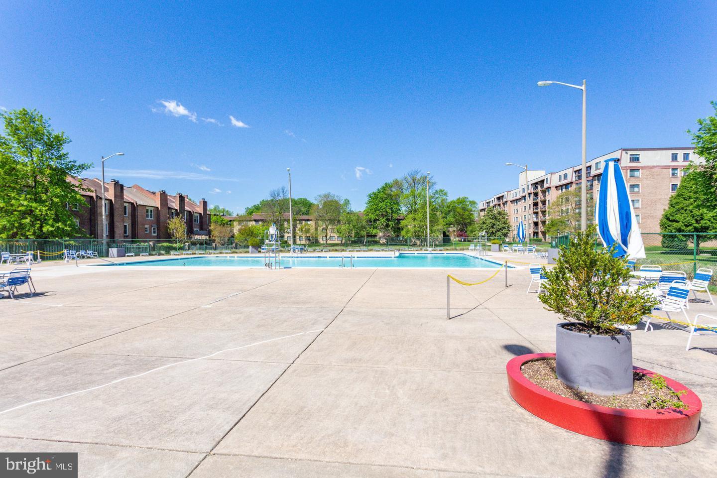 2817 Jermantown Road, Unit 107 Oakton, VA 22124 - Photo 22 of 28 a view of a terrace