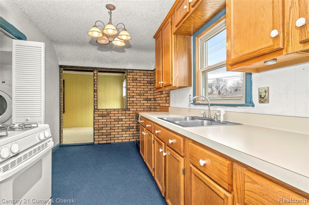 24531 Union Street Dearborn, MI 48124 - Photo 8 of 29