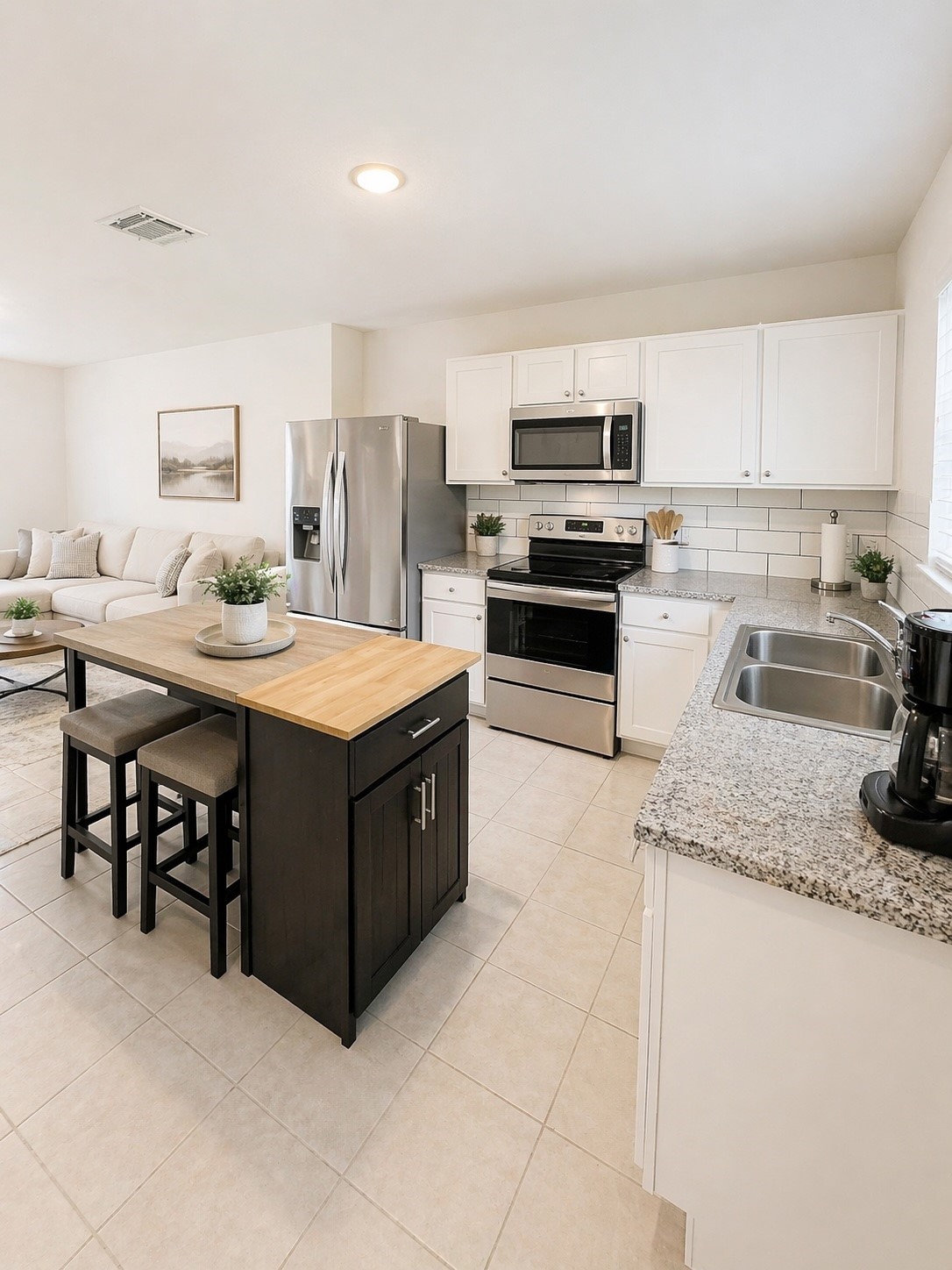 4139 Sam Houston Road Willis, TX 77378 - Photo 11 of 26 VIRTUALLY STAGED by AI to showcase potential.