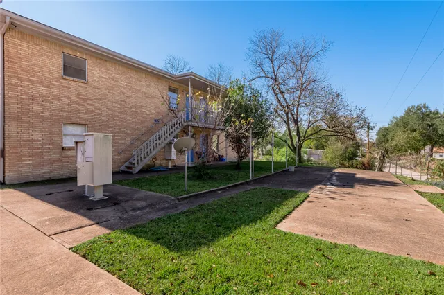 $700 | 525 12th Street, Unit 7, Huntsville, TX 77340