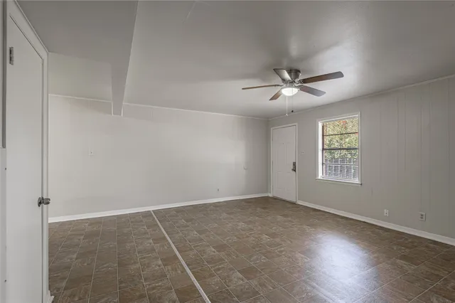 $700 | 525 12th Street, Unit 7, Huntsville, TX 77340