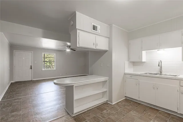 $700 | 525 12th Street, Unit 7, Huntsville, TX 77340