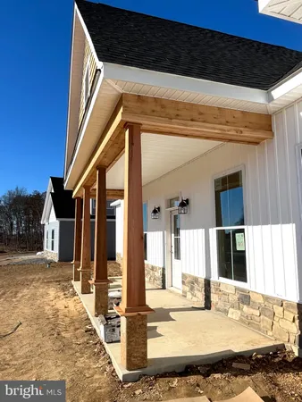 a view of a very nice looking building