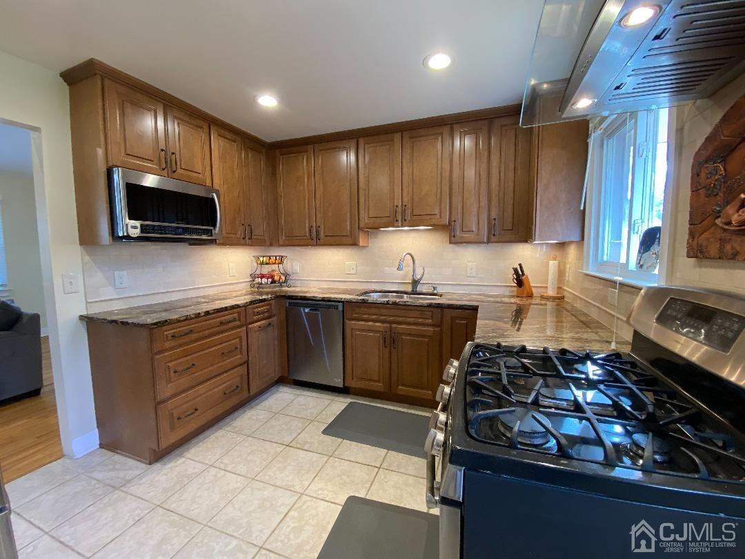 26 Gulf Road East Brunswick, NJ 08816 - Photo 11 of 36 Gallery Image 11