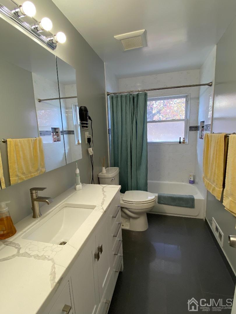 26 Gulf Road East Brunswick, NJ 08816 - Photo 17 of 36 Gallery Image 17