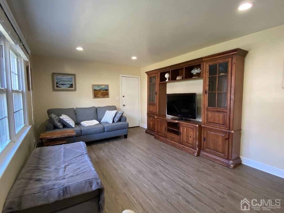 26 Gulf Road East Brunswick, NJ 08816 - Photo 4 of 36 Gallery Image 4