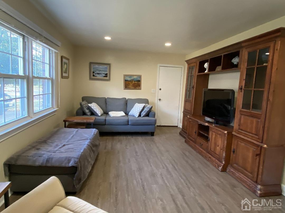 26 Gulf Road East Brunswick, NJ 08816 - Photo 5 of 36 Gallery Image 5