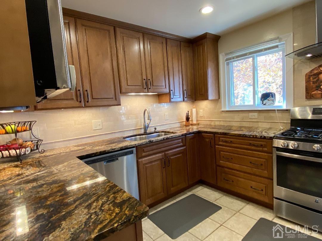 26 Gulf Road East Brunswick, NJ 08816 - Photo 10 of 36 Gallery Image 10