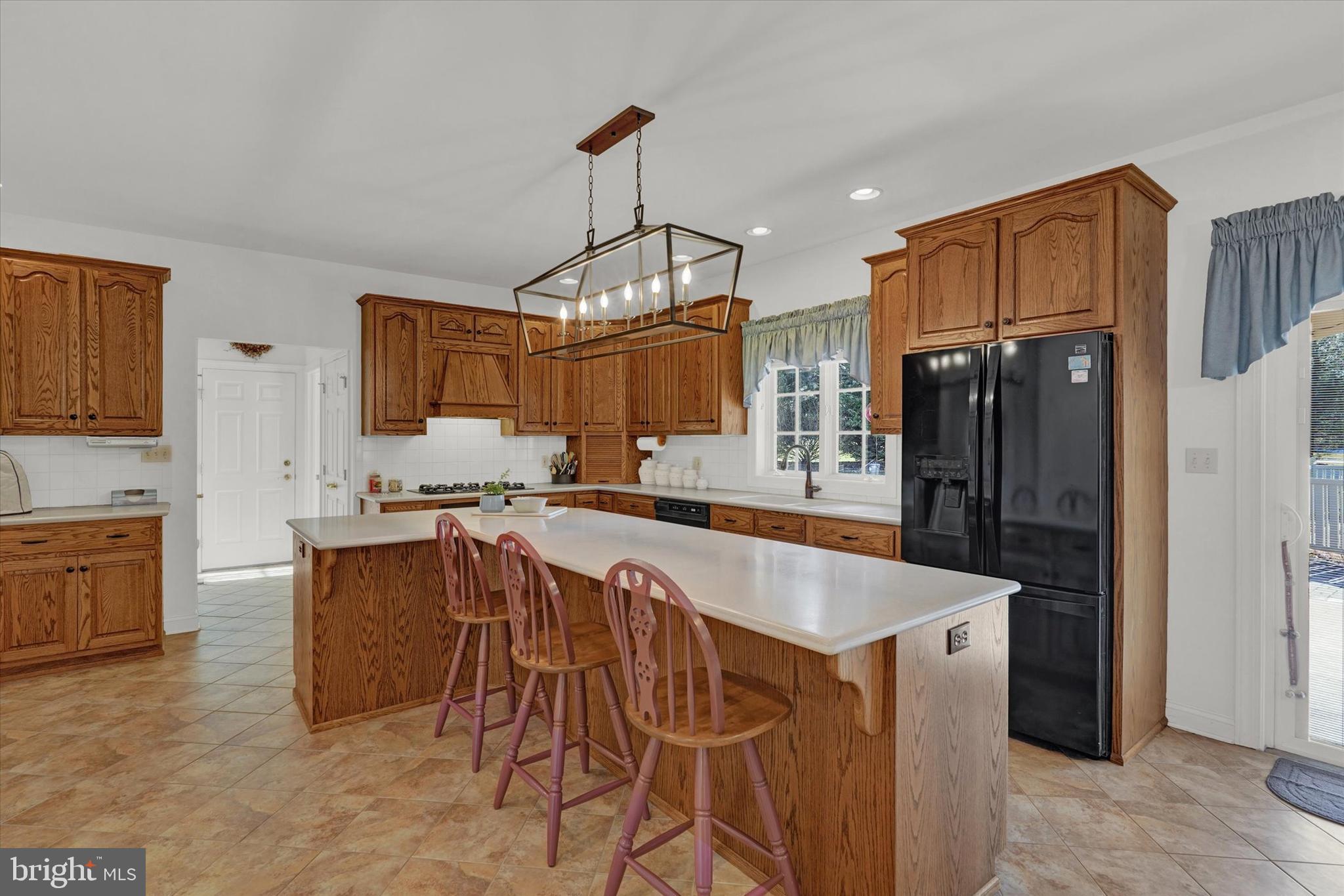 2859 Dewberry Road York, PA 17404 - Photo 8 of 37 Eat-in Kitchen