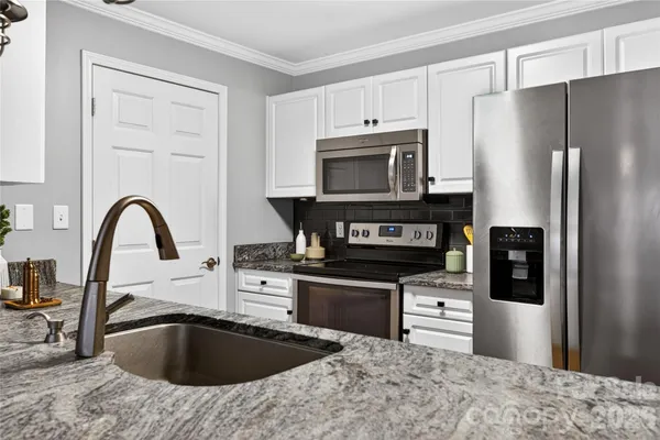 $525,000 | 104 Pier 33 Drive, Unit 317, Mooresville, NC 28117