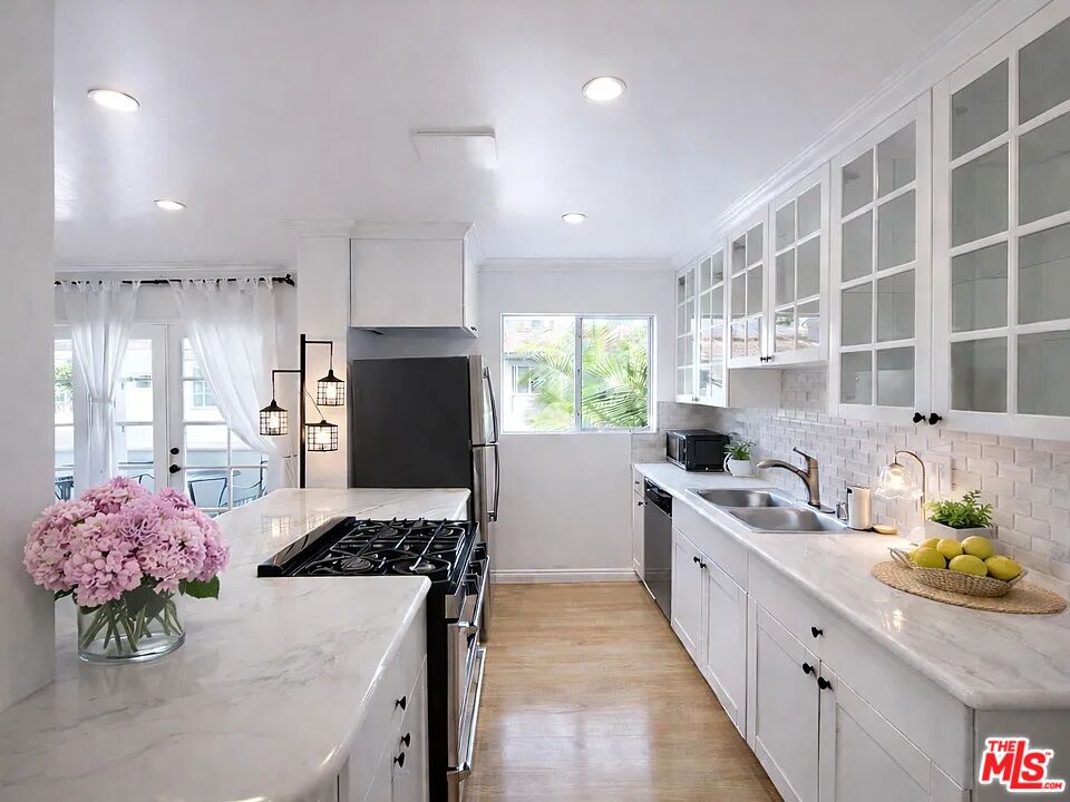 1027 20th Street, Unit S Santa Monica, CA 90403 - Photo 2 of 13